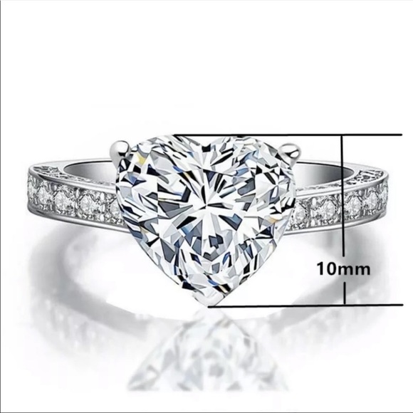 *NEW Sterling Silver Heart Shaped Diamond Ring, cute Ring, shiny Ring. - Picture 4 of 4